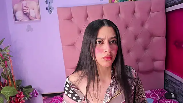 Megan Luxe online show from 11/27/25, 04:24