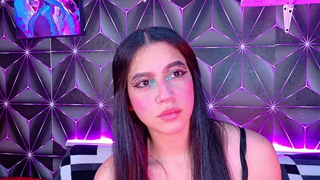 Megan Luxe online show from 09/23/25, 04:19