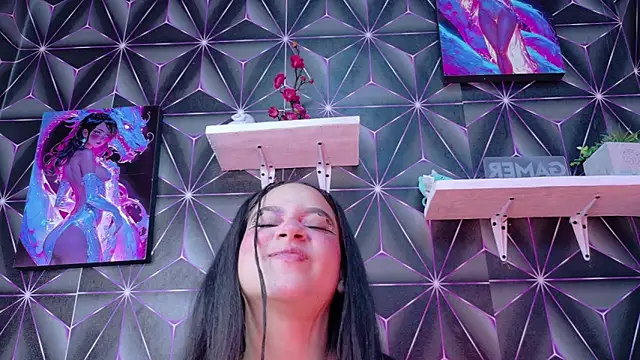 Megan Luxe online show from 10/02/25, 04:27