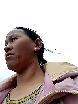 Snapshot of MaiHoa69 chatting on 12/05/25, 02:43 MaiHoa69 online show from 12/05/25, 02:43