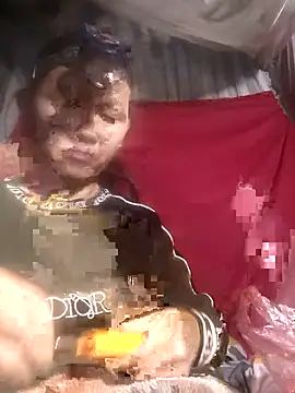 Snapshot of MaiHoa69 chatting on 12/14/25, 08:09 MaiHoa69 online show from 12/14/25, 08:09