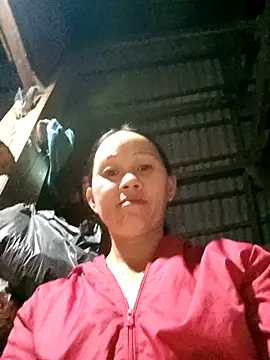 Snapshot of MaiHoa69 chatting on 10/23/25, 12:37 MaiHoa69 online show from 10/23/25, 12:37