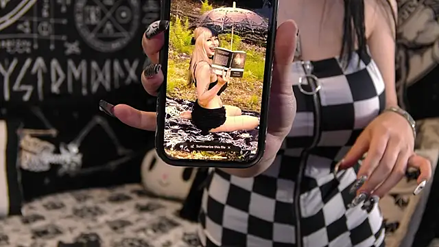 Paige Turner online show from 07/03/26, 07:37