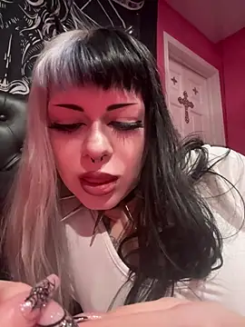 Paige Turner online show from 03/20/26, 09:16