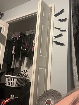 Paige Turner online show from 12/18/25, 01:22