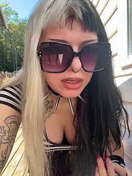 Paige Turner online show from 10/06/25, 06:19