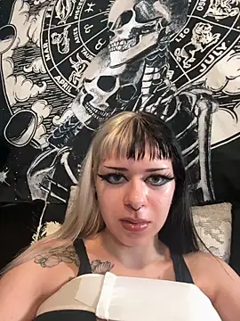 Paige Turner online show from 10/02/25, 12:14