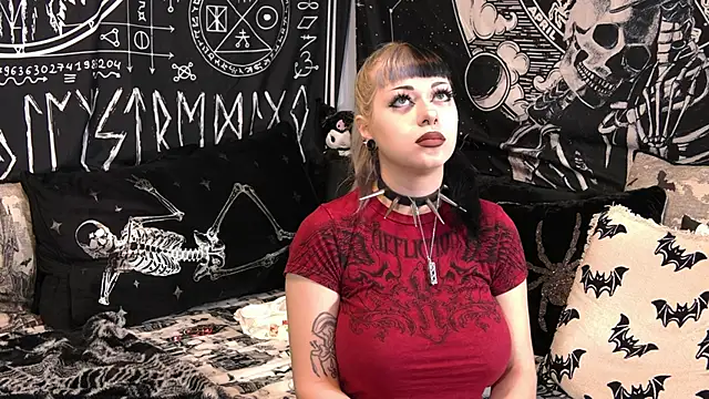 Paige Turner online show from 05/01/26, 04:34
