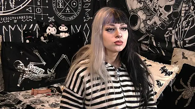 Paige Turner online show from 03/25/26, 12:22