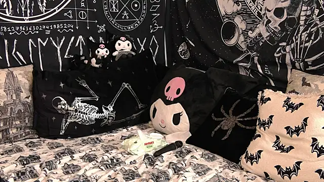 Paige Turner online show from 04/15/26, 04:07