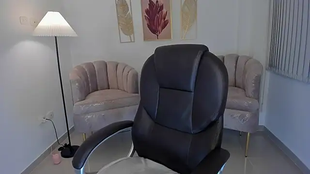 Saskia litt online show from 10/19/25, 04:15