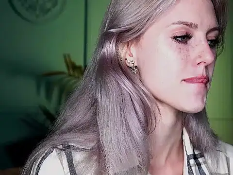 Nelly Carroll online show from 09/13/25, 04:40