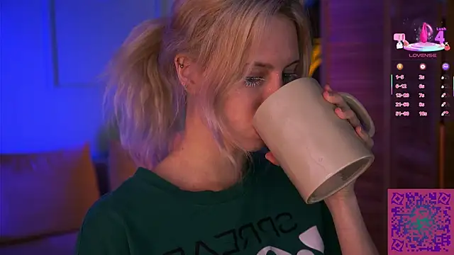 Nelly Carroll online show from 12/01/25, 08:26