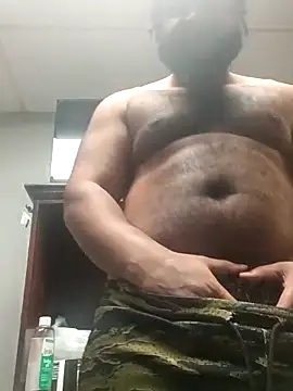 Snapshot of Longthickdick33 chatting on 11/14/25, 06:44 Longthickdick33 online show from 11/14/25, 06:44