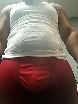 Snapshot of Longthickdick33 chatting on 12/14/25, 06:46 Longthickdick33 online show from 12/14/25, 06:46