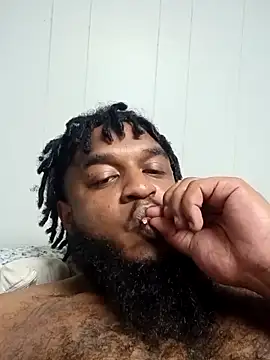 Snapshot of Longthickdick33 chatting on 10/18/25, 08:22 Longthickdick33 online show from 10/18/25, 08:22