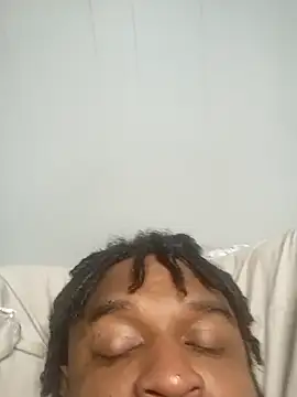 Snapshot of Longthickdick33 chatting on 11/06/25, 08:18 Longthickdick33 online show from 11/06/25, 08:18