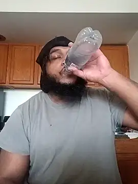 Snapshot of Longthickdick33 chatting on 02/15/26, 04:17 Longthickdick33 online show from 02/15/26, 04:17