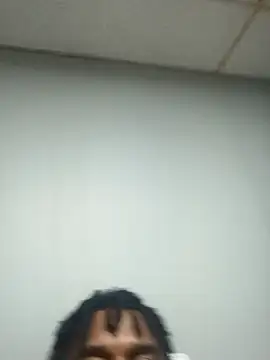 Snapshot of Longthickdick33 chatting on 10/26/25, 02:28 Longthickdick33 online show from 10/26/25, 02:28