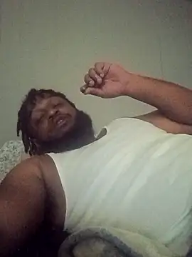 Snapshot of Longthickdick33 chatting on 11/19/25, 12:49 Longthickdick33 online show from 11/19/25, 12:49