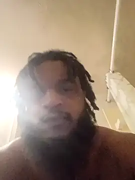 Snapshot of Longthickdick33 chatting on 02/13/26, 04:18 Longthickdick33 online show from 02/13/26, 04:18