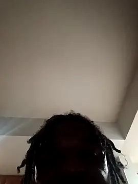 Snapshot of Longthickdick33 chatting on 02/13/26, 03:39 Longthickdick33 online show from 02/13/26, 03:39