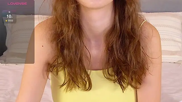 Snapshot of MilaLavson chatting on 11/10/25, 05:01 MilaLavson online show from 11/10/25, 05:01