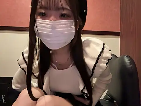 Snapshot of nano-da-u chatting on 10/18/25, 02:52 nano-da-u online show from 10/18/25, 02:52
