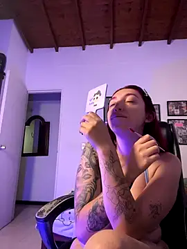 Paulina-Wells online show from 12/17/25, 09:42