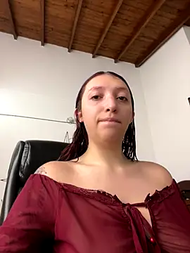 Snapshot of Paulina-Wells chatting on 09/22/25, 08:59 Paulina-Wells online show from 09/22/25, 08:59