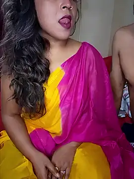 Snapshot of Hotbhabi305 chatting on 09/20/25, 05:40 Hotbhabi305 online show from 09/20/25, 05:40