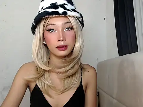 Snapshot of Anne_the_virgin chatting on 09/23/25, 01:34 Anne the virgin online show from 09/23/25, 01:34