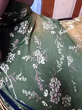 TAMIL ELAKKIYA online show from 10/04/25, 01:45