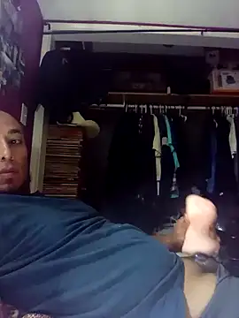 Snapshot of Mac15151 chatting on 07/04/26, 04:55 Mac15151 online show from 07/04/26, 04:55