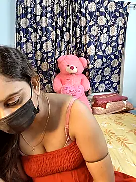 Snapshot of Cute-lusi chatting on 10/12/25, 03:57 Cute-lusi online show from 10/12/25, 03:57