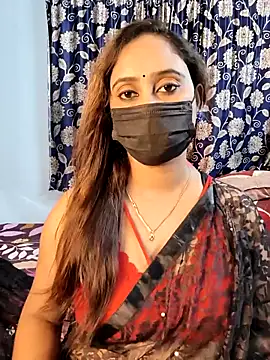 Snapshot of Cute-lusi chatting on 10/21/25, 04:28 Cute-lusi online show from 10/21/25, 04:28