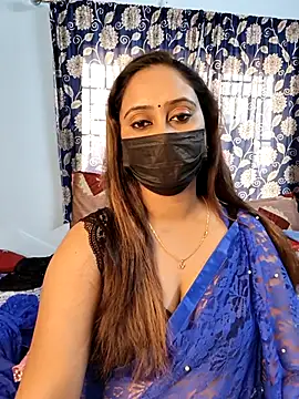 Snapshot of Cute-lusi chatting on 11/26/25, 10:26 Cute-lusi online show from 11/26/25, 10:26