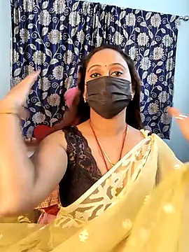 Snapshot of Cute-lusi chatting on 11/09/25, 08:02 Cute-lusi online show from 11/09/25, 08:02