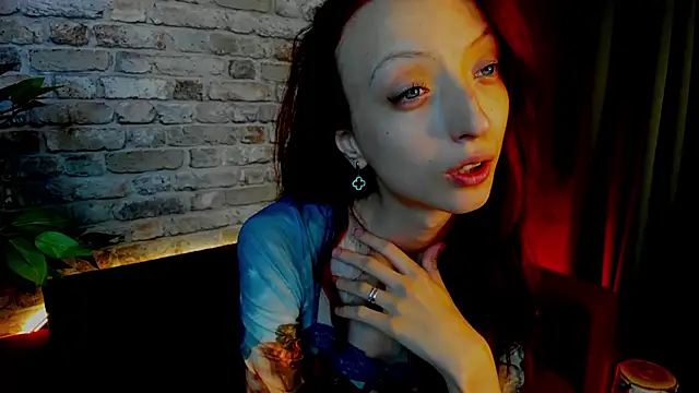 Snapshot of Daria_J chatting on 09/22/25, 04:18 Daria J online show from 09/22/25, 04:18