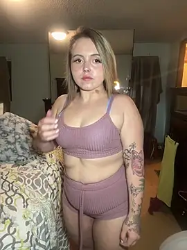 JuicyExxxperience online show from 12/17/25, 02:00