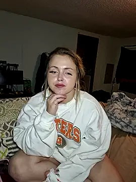 JuicyExxxperience online show from 10/30/25, 11:30