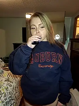 JuicyExxxperience online show from 11/17/25, 01:37