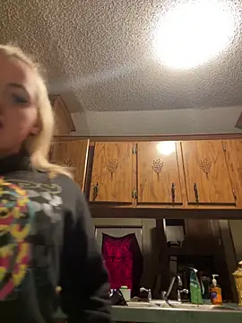 JuicyExxxperience online show from 02/18/26, 02:24