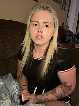 JuicyExxxperience online show from 04/05/26, 10:44