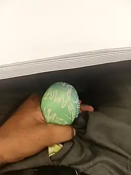 hotboy43339 online show from 12/05/25, 03:49