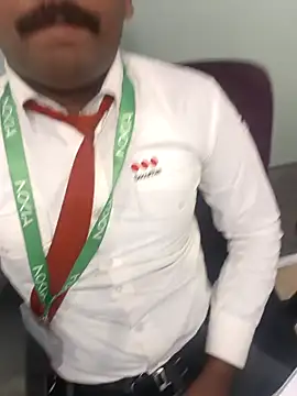 hotboy43339 online show from 12/03/25, 05:30