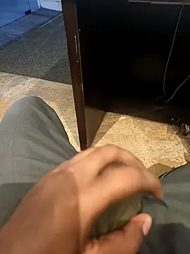 hotboy43339 online show from 10/05/25, 08:38