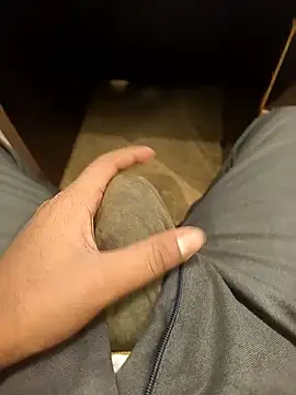 hotboy43339 online show from 11/05/25, 01:52