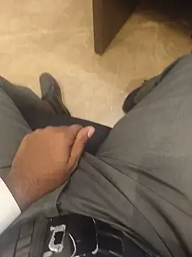 hotboy43339 online show from 06/12/26, 10:35