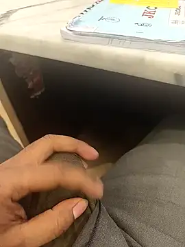 hotboy43339 online show from 12/19/25, 02:48